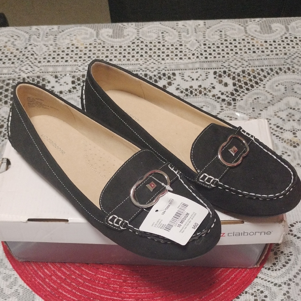 Liz Clairborne Black Women's Loafers, Size 10 Wide Width, New, With Box. - Picture 2 of 3